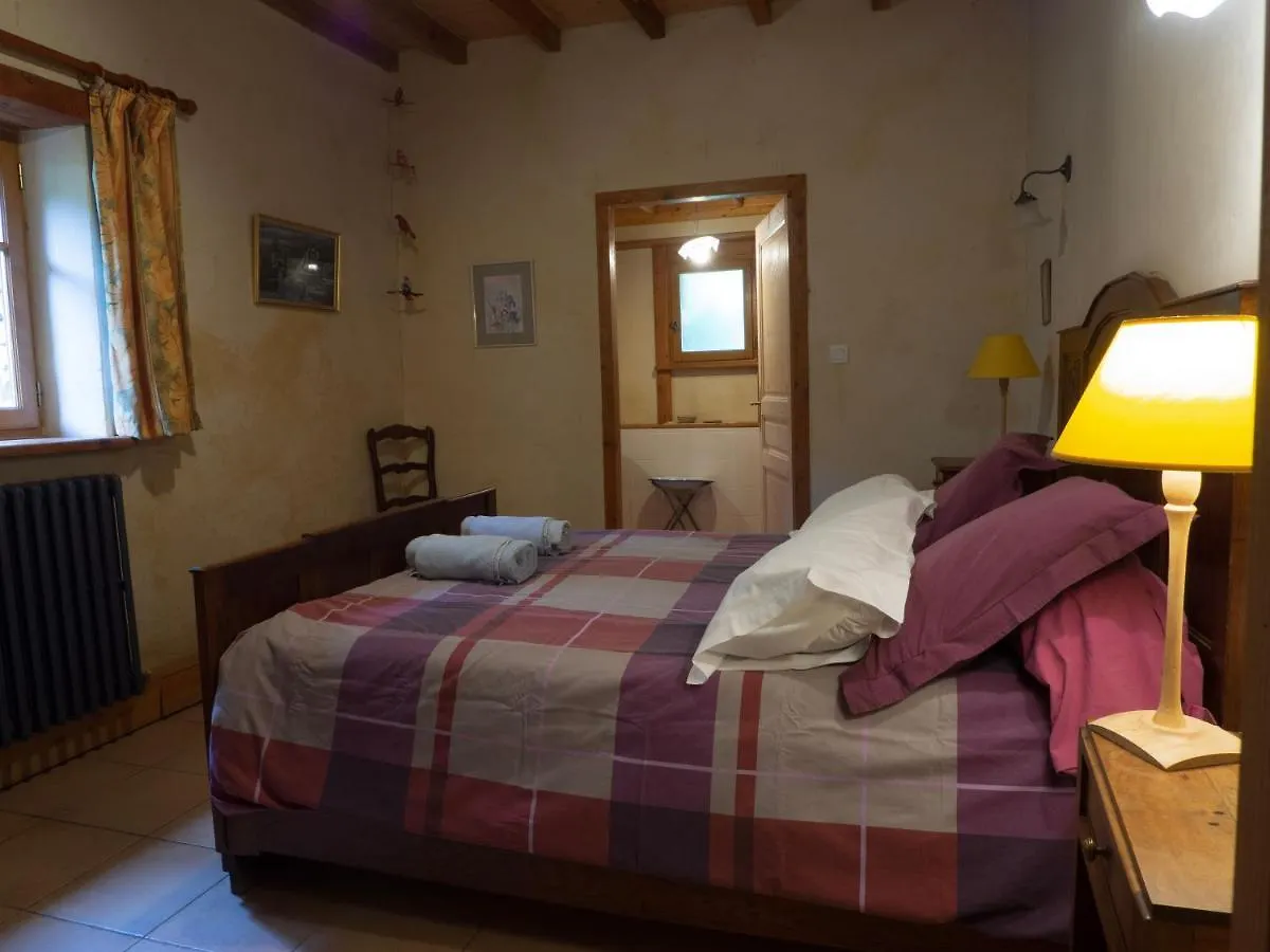 Bed and Breakfast Au Fil des Saisons à Les Cotes de Corps France